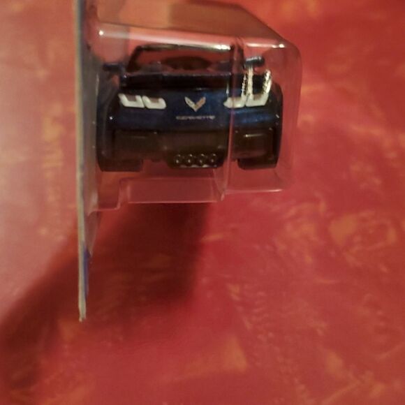 Hot Wheels 19' Corvette ZR1 Convertible Car NEW - Picture 4 of 7